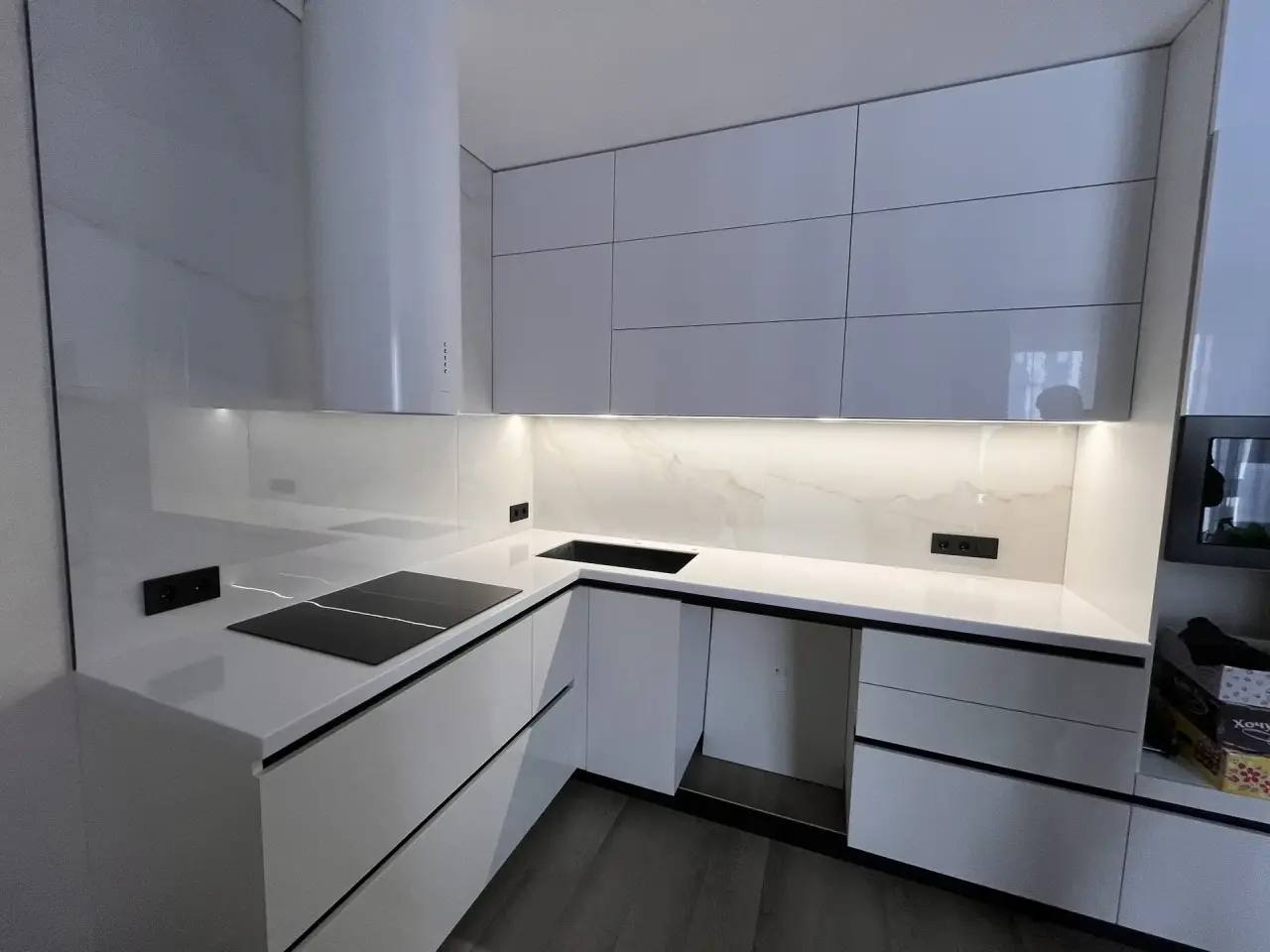 Столешница из акрилового камня
